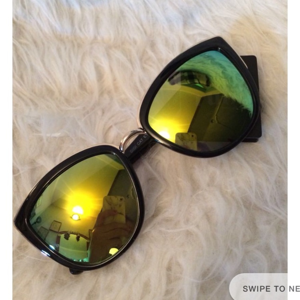 Cotton On Gigi cat eye sunglasses in back & mirrored